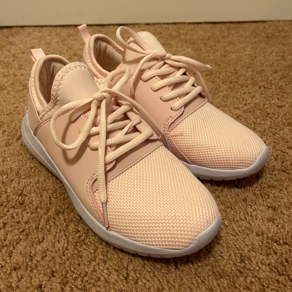 Pink running shoes - Picture 1 of 4